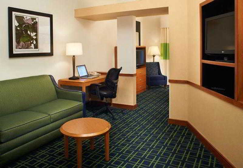 Fairfield Inn & Suites Indianapolis East photo 1