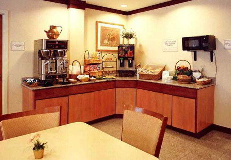 Fairfield Inn & Suites Indianapolis East 2