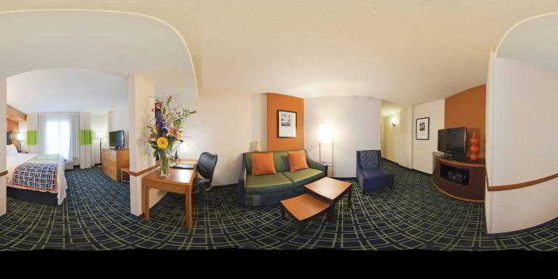 Fairfield Inn & Suites Indianapolis Downtown 5