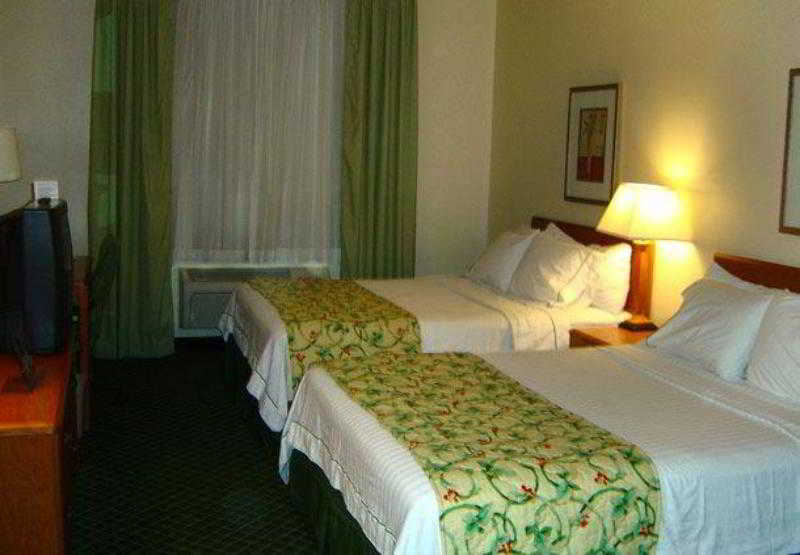 Fairfield Inn Muncie 2