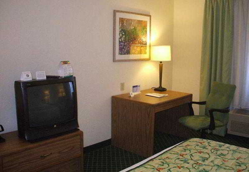 Fairfield Inn By Marriott Terre Haute 2