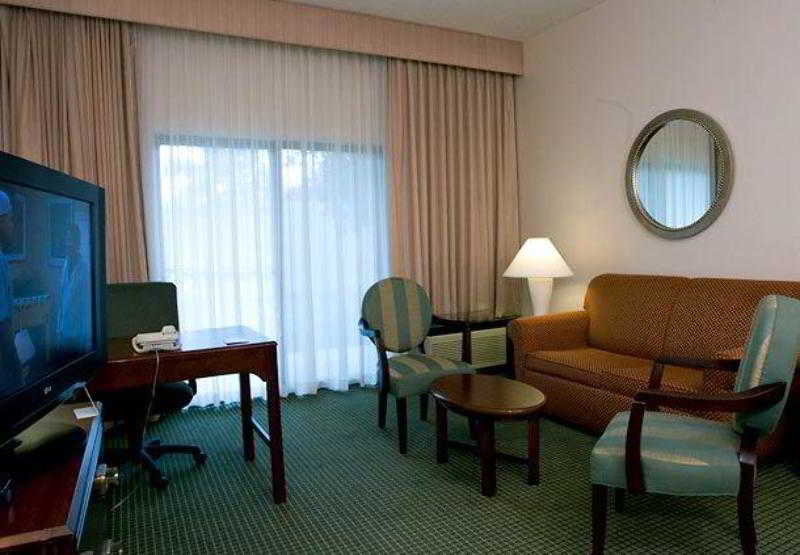 Courtyard By Marriott Lafayette Airport photo 1