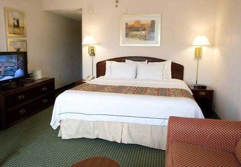 Courtyard By Marriott Lafayette Airport 5