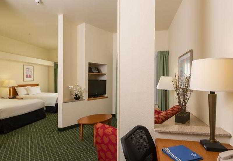 Fairfield Inn & Suites Lafayette South 5