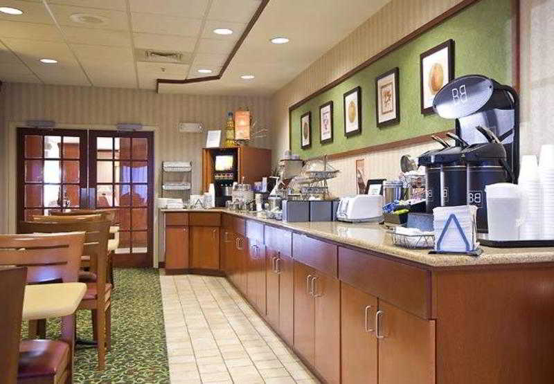 Fairfield Inn & Suites Marshall 5