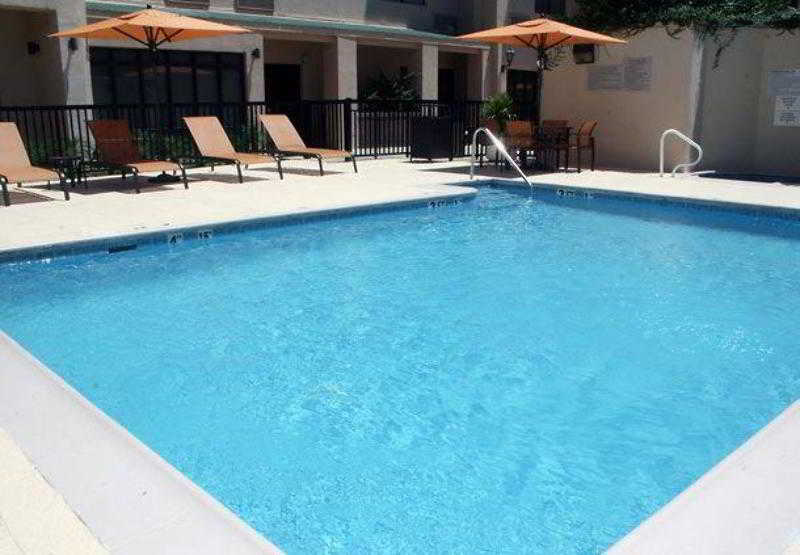 Courtyard Laredo 4