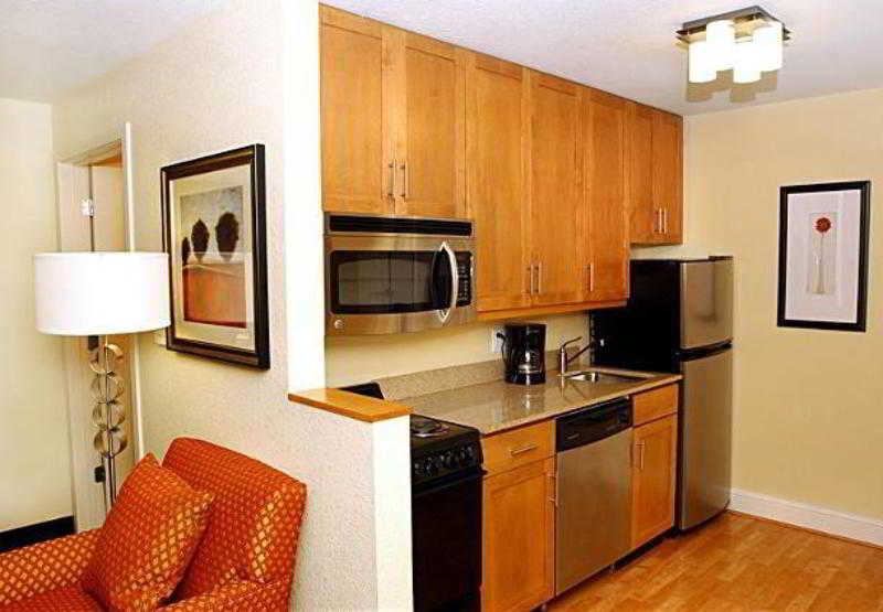 TownePlace Suites Kansas City Overland Park 4