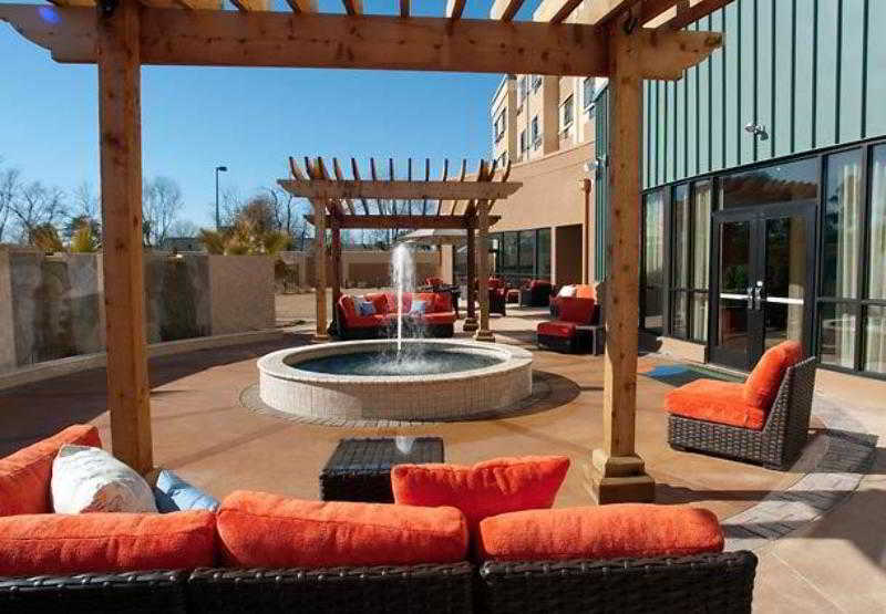 Courtyard Warner Robins 5