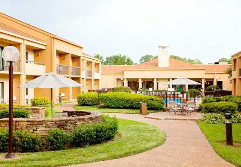 Courtyard Memphis Airport 3