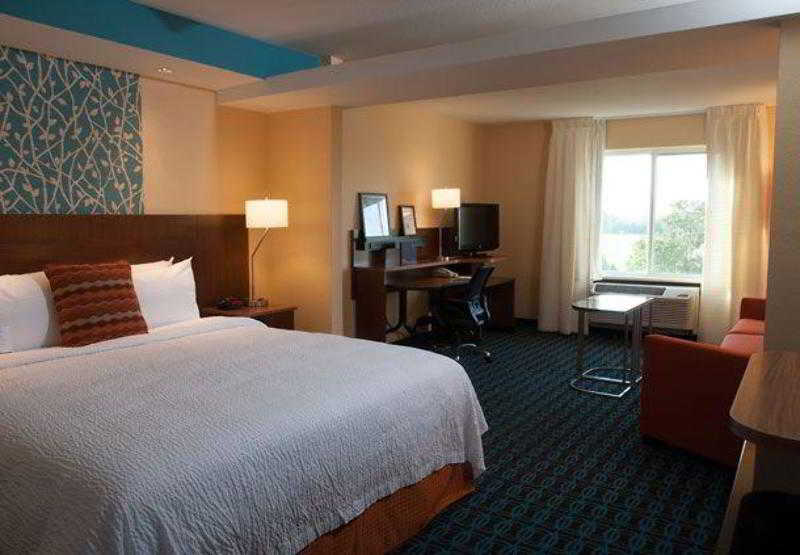 Fairfield Inn & Suites Montgomery Airport South 2