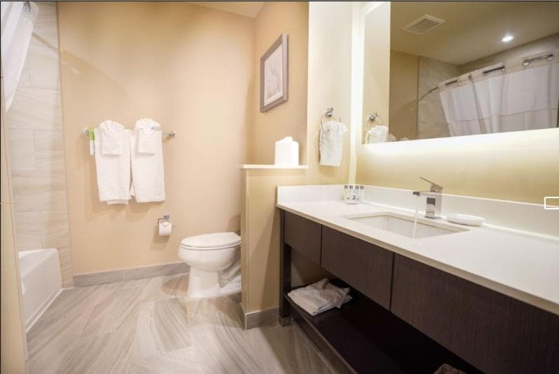 Fairfield Inn & Suites Milwaukee Downtown 4