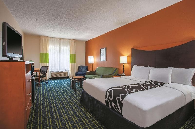 La Quinta Inn & Suites by Wyndham Manassas Battlefield 5