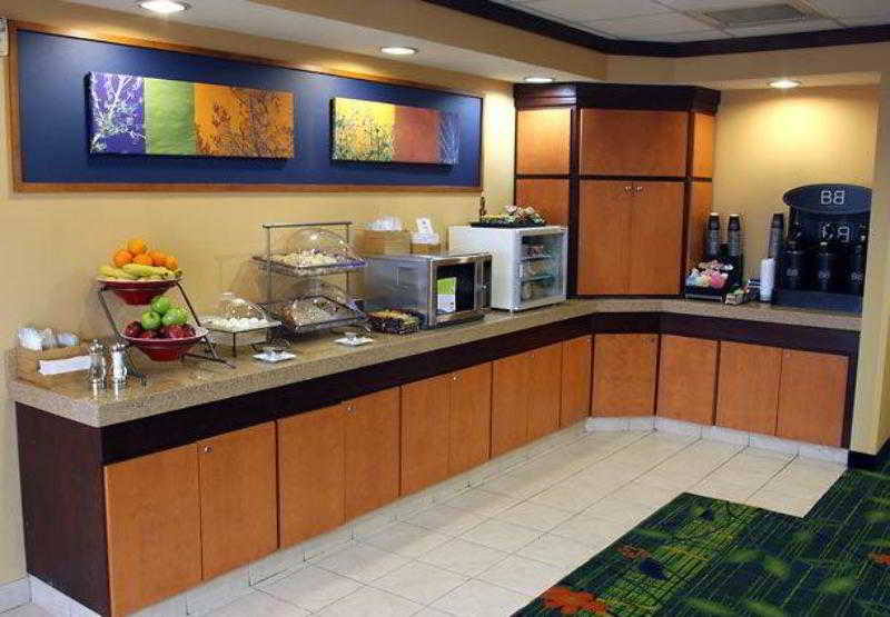 Fairfield Inn & Suites Marion 4