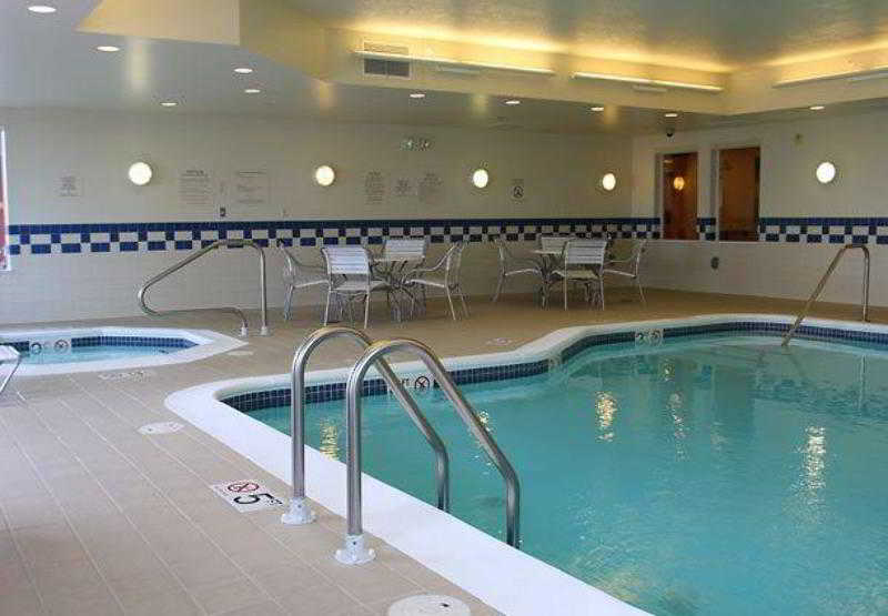 Fairfield Inn & Suites Marion 5