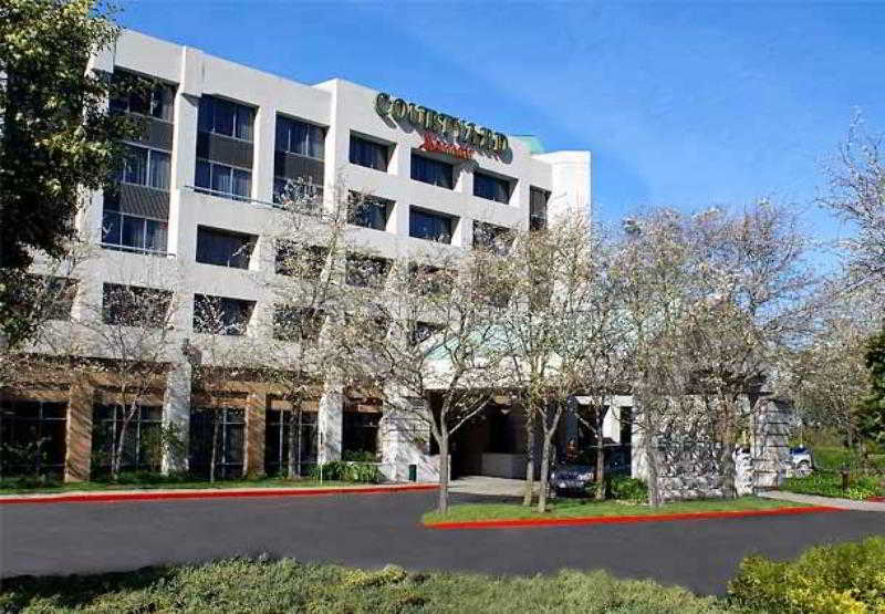 Courtyard Richmond Berkeley 5