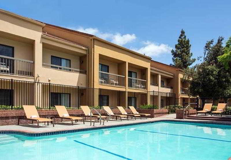 Courtyard Pleasanton 3