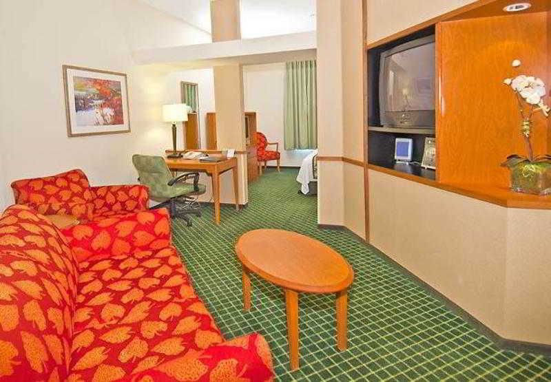 Fairfield Inn & Suites Edmond 5