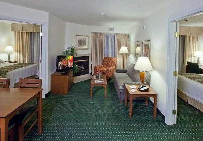 Residence Inn Corona Riverside 5