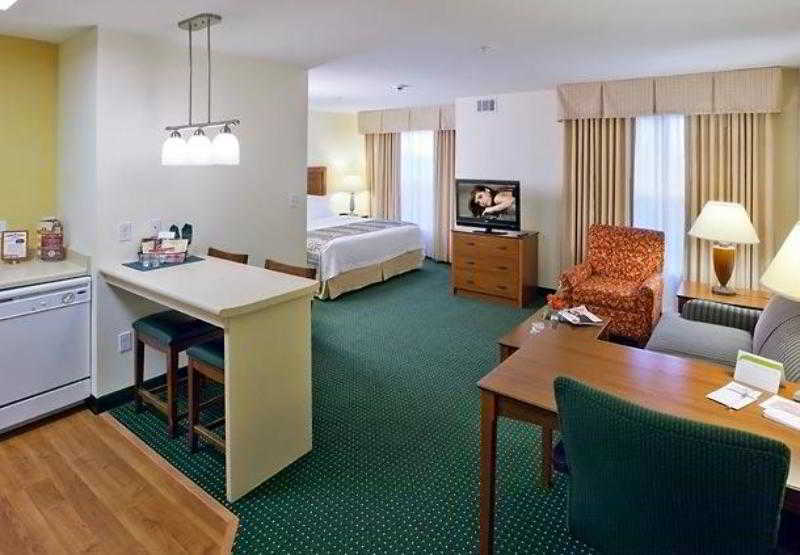 Residence Inn Corona Riverside 4