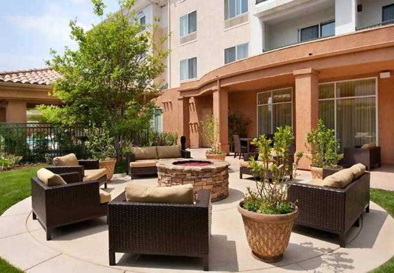 Courtyard Ventura Simi Valley 4