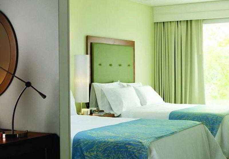Springhill Suites Hampton 3