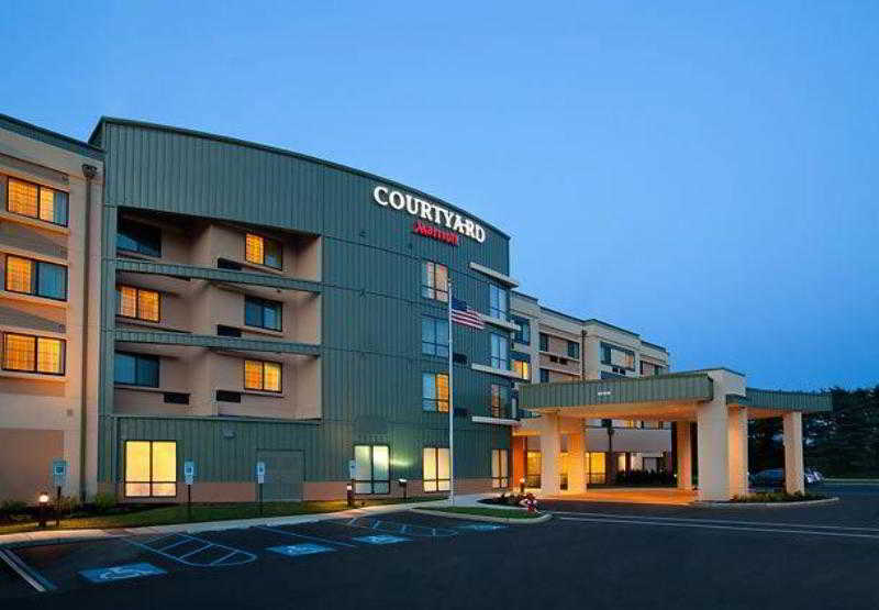 Courtyard Burlington Mt. Holly Westampton photo 1