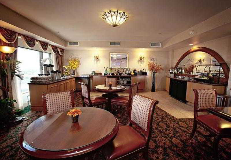 Phoenix Airport Marriott 5