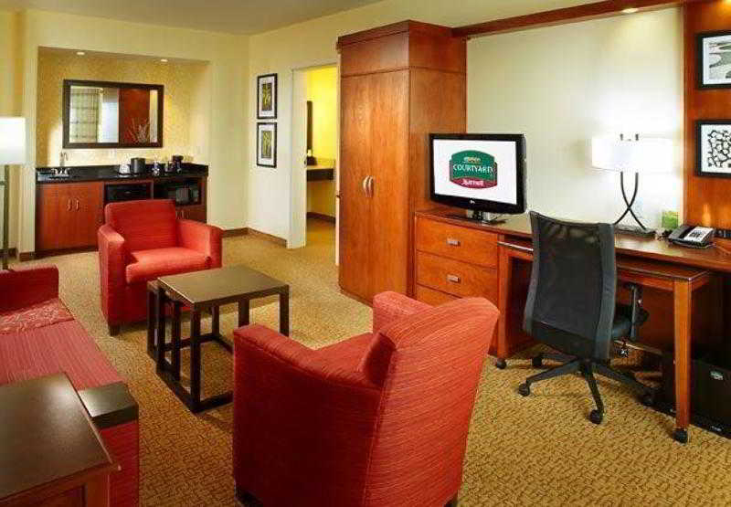 Courtyard By Marriott Pittsburgh Washington/Meadow Lands 3