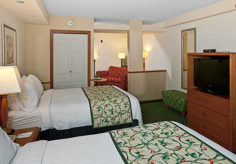 Fairfield Inn And Suites Brunswick Freeport 5