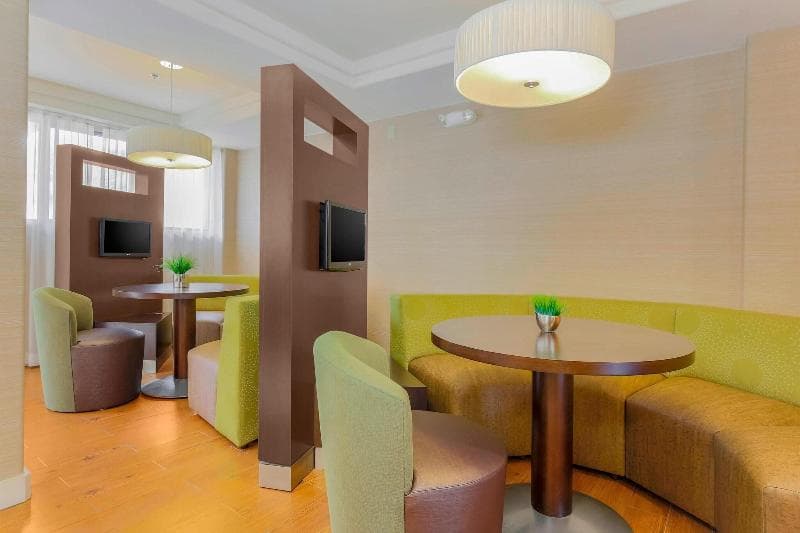 Courtyard By Marriott Solana Beach 5
