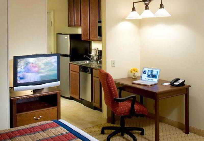 Towneplace Suites San Antonio Airport 4