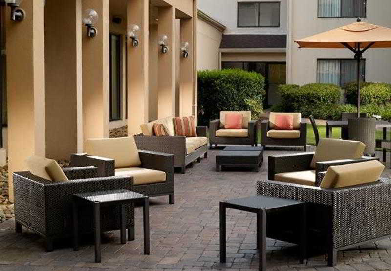 Courtyard Savannah Midtown 3