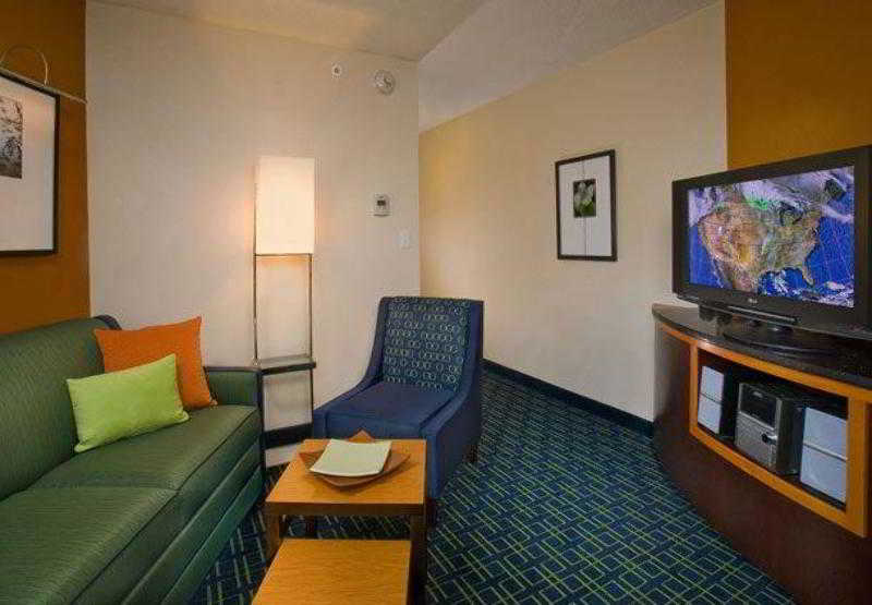 Fairfield Inn & Suites New Buffalo 4