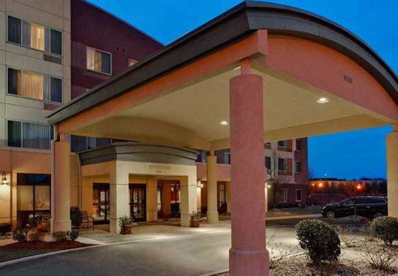 Courtyard By Marriott Louisville Northeast 4