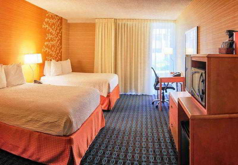 Fairfield Inn & Suites San Jose Airport 4