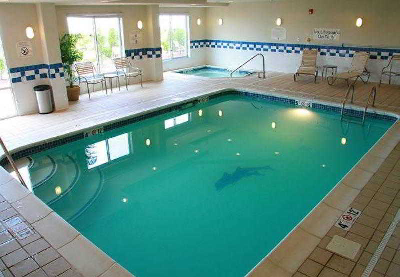 Fairfield Inn And Suites By Marriott Toledo North 4
