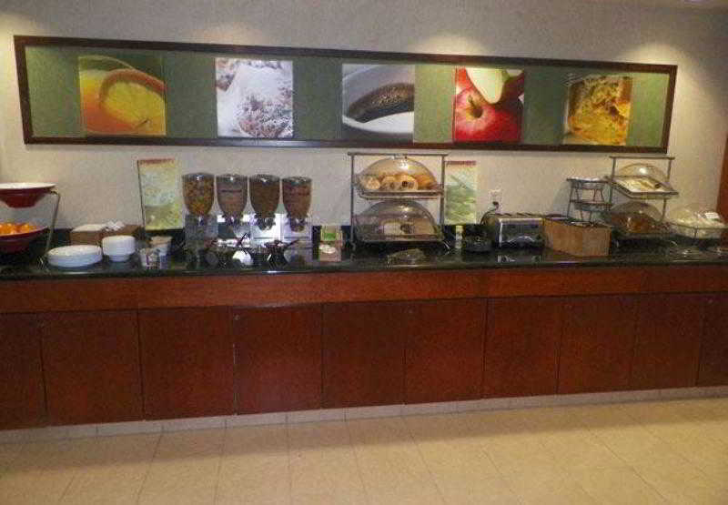 Fairfield Inn And Suites By Marriott Toledo North 2