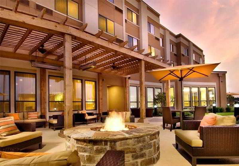 Courtyard Tyler 3