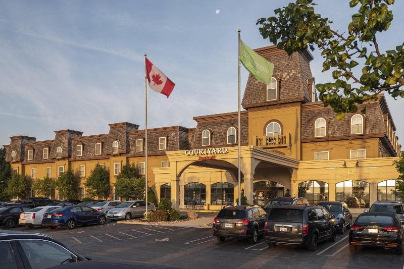 Courtyard Waterloo St. Jacobs 4