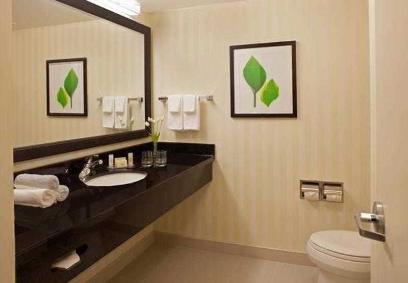 Fairfield Inn & Suites Toronto Mississauga photo 1