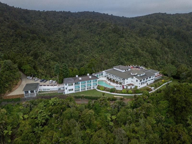 Auckland's Waitakere Estate 4