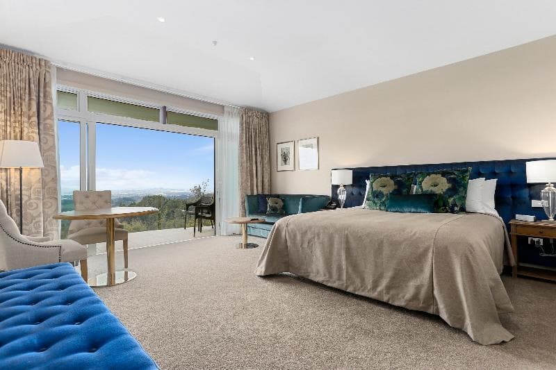 Auckland's Waitakere Estate 5