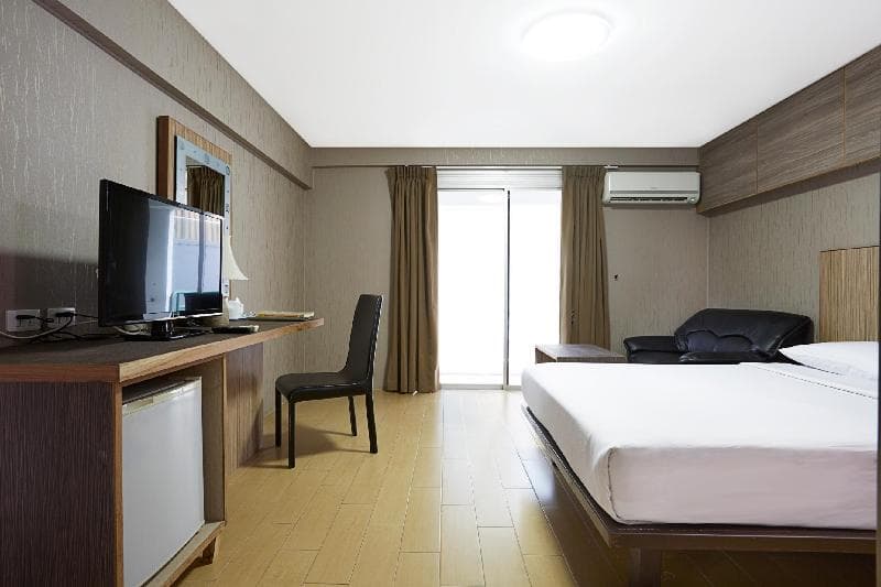 Watana Hotel main