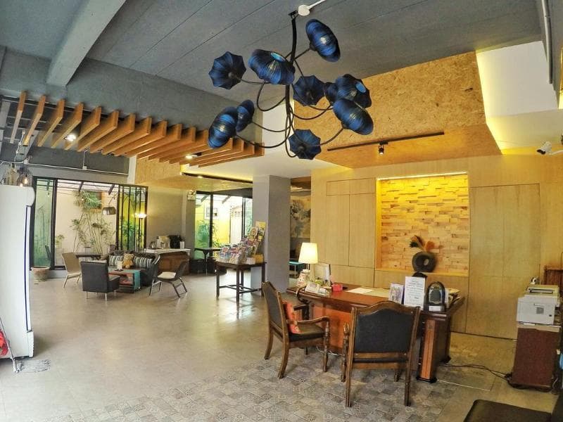 Sea Front Home 5