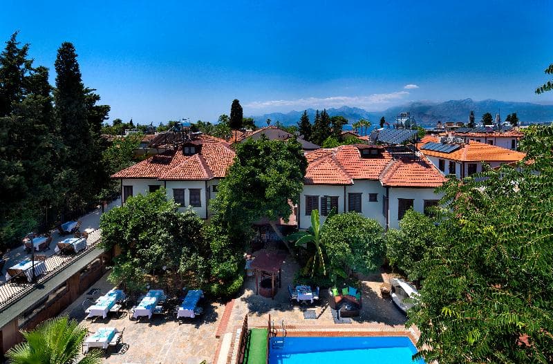 Castle Old Town Hotel 3