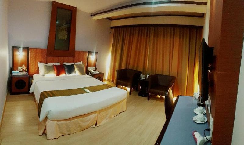 Bp Grand Tower Hotel main