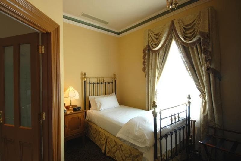 Craig's Royal Hotel 5