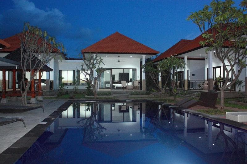 Puri Tulamben Dive Resort main