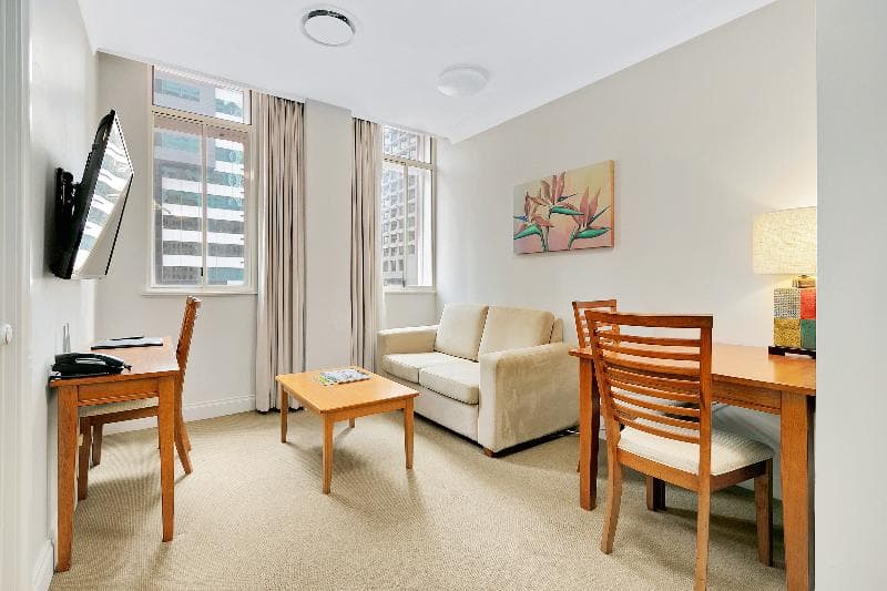 The Manor Apartment Hotel 2