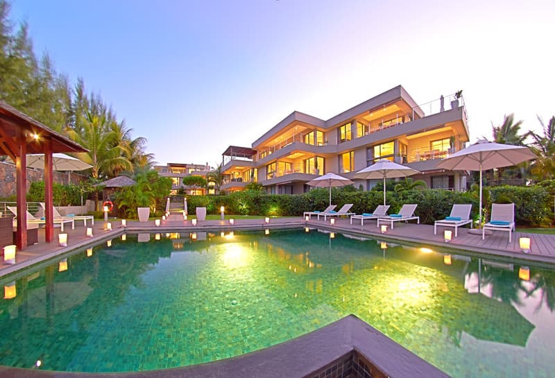 Bon Azur Beachfront Suites & Penthouses By Lov 4